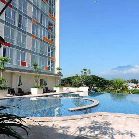 Ascent Premiere Hotel And Convention Malang Exterior photo