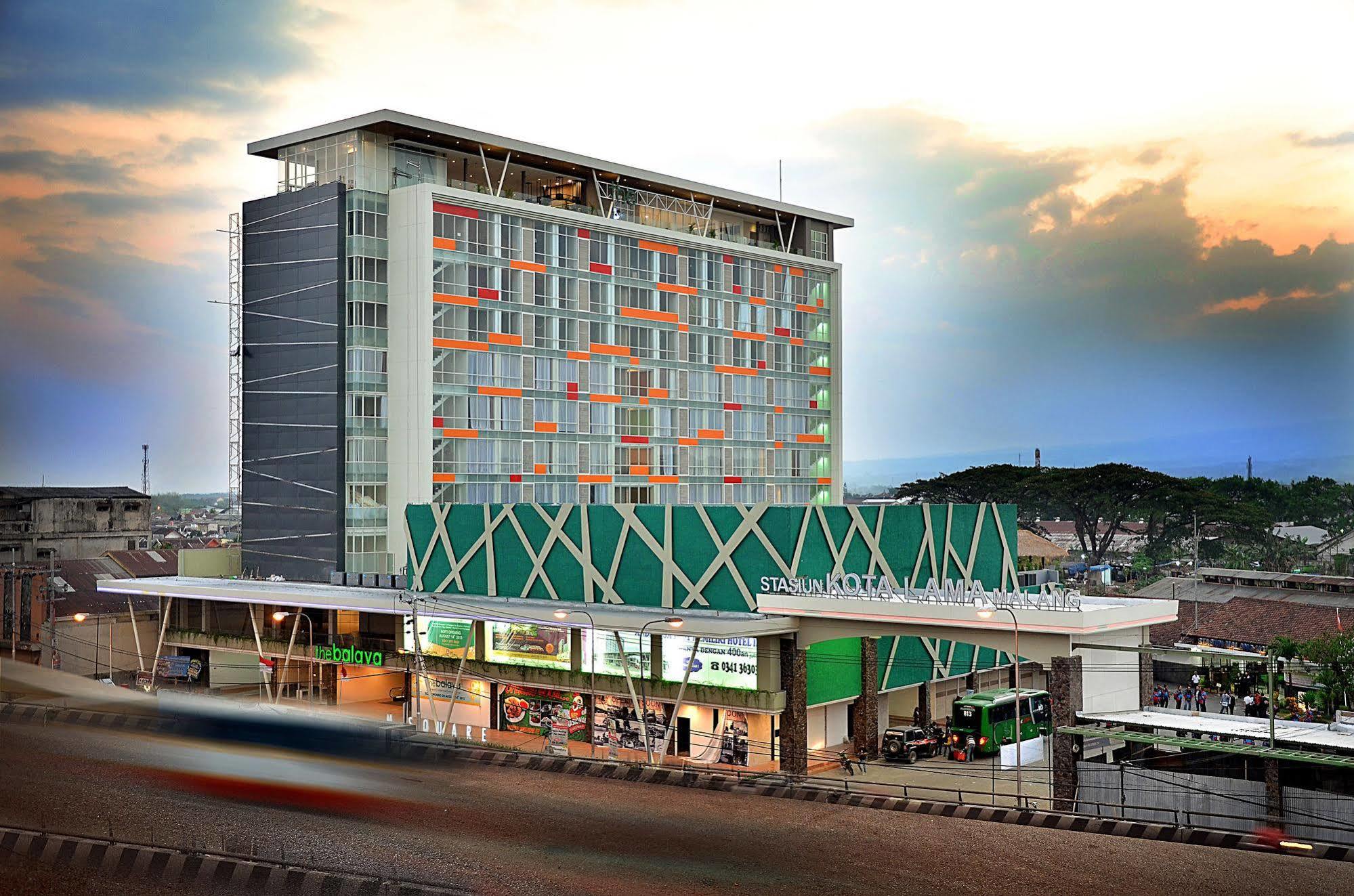 Ascent Premiere Hotel And Convention Malang Exterior photo