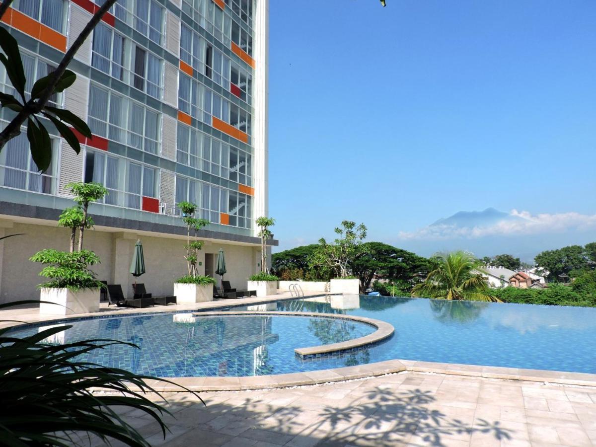 Ascent Premiere Hotel And Convention Malang Exterior photo
